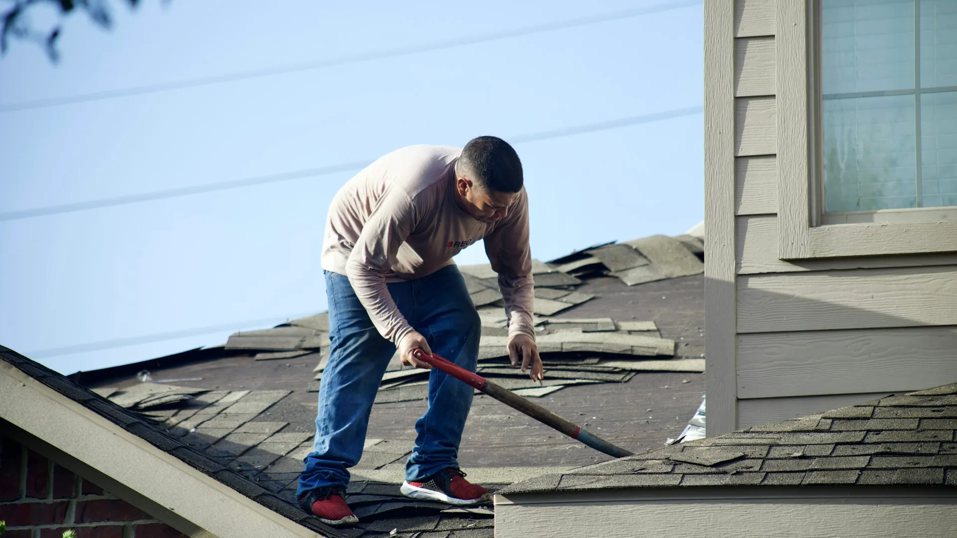 Roofing contractor in Oxnard, CA by Master Construction
