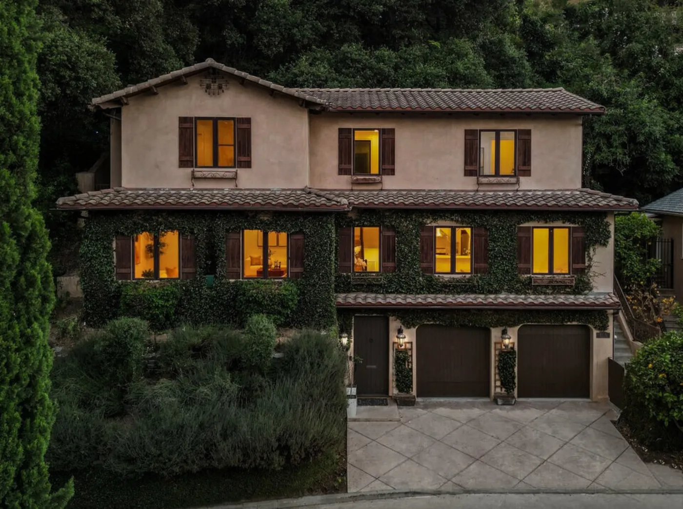 Exterior home remodel in Ventura County by Master Construction